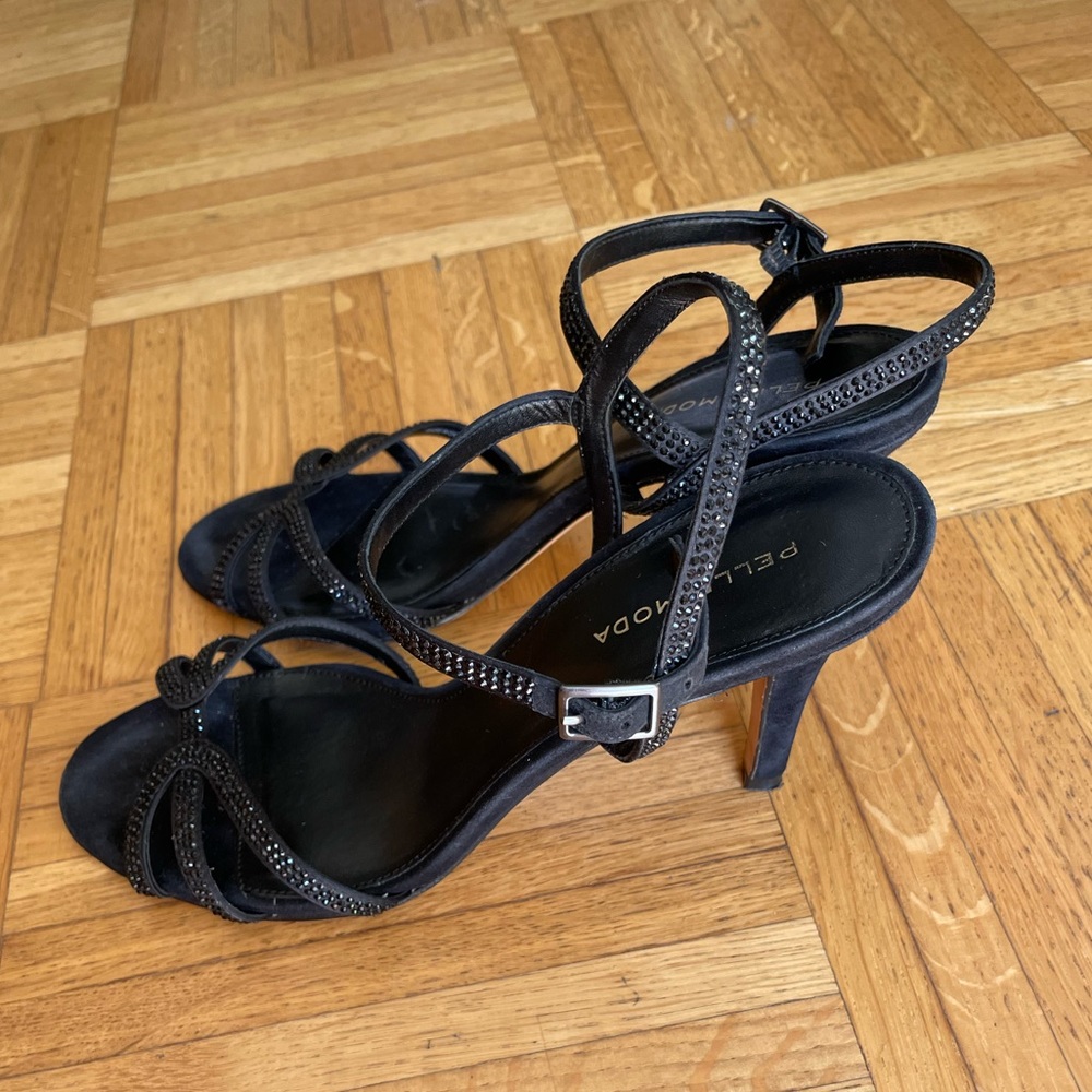 Pelle Moda Sandals sz 9